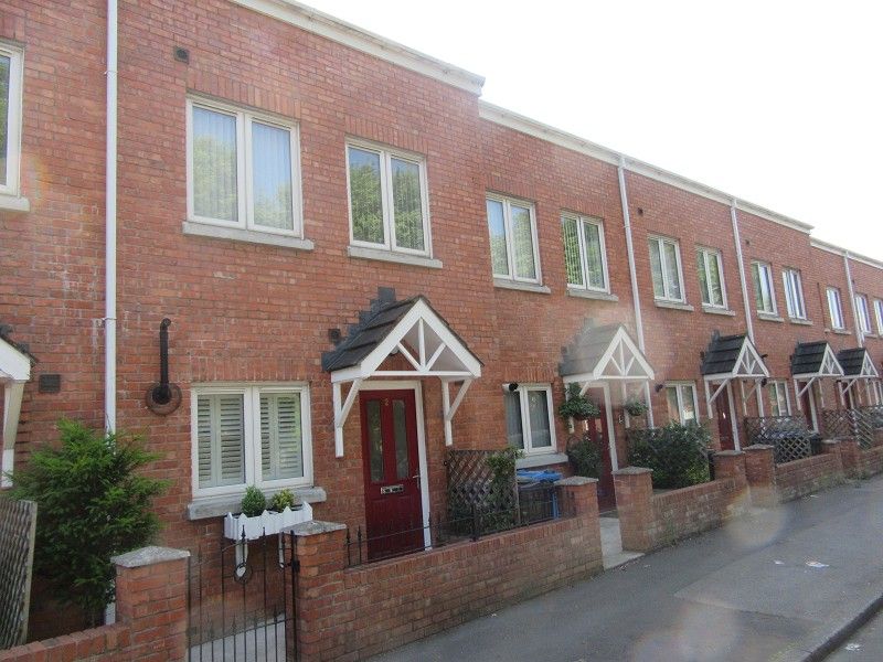 4 bed town house for sale in Ayres Road, Old Trafford, Manchester. M16