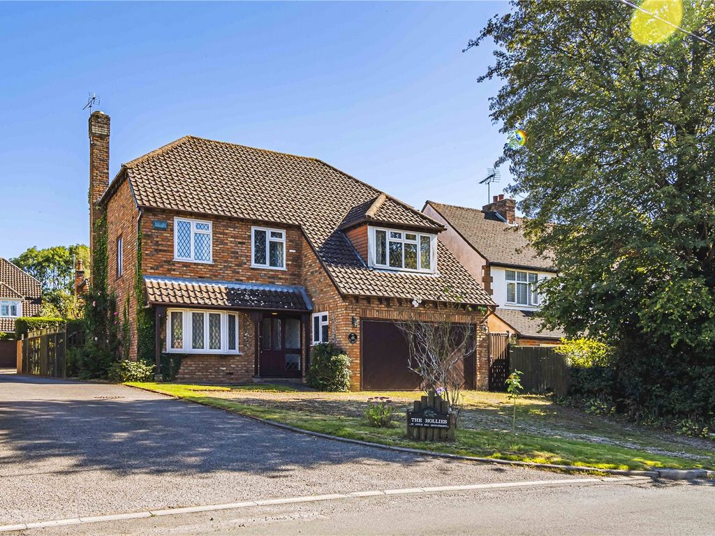 4 bed detached house for sale in Long Lane, Bovingdon, Hemel Hempstead