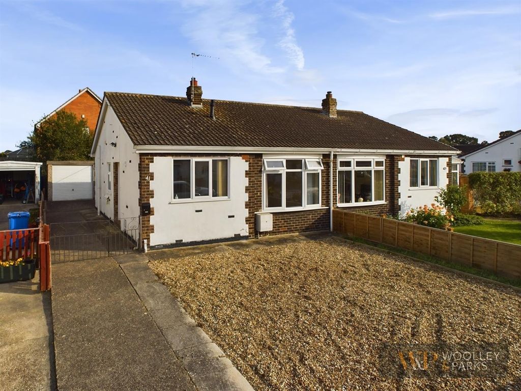 2 bed semidetached bungalow for sale in South Parade, Leven, Beverley