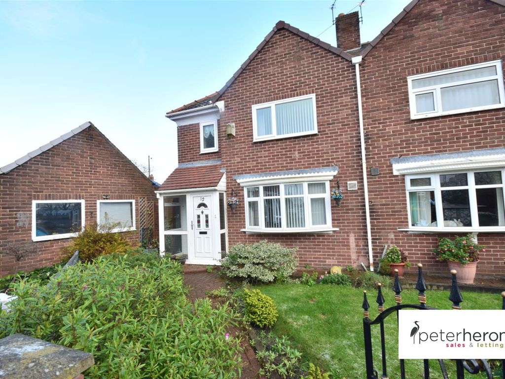 2 bed semidetached house to rent in St. Margarets Avenue, Castletown