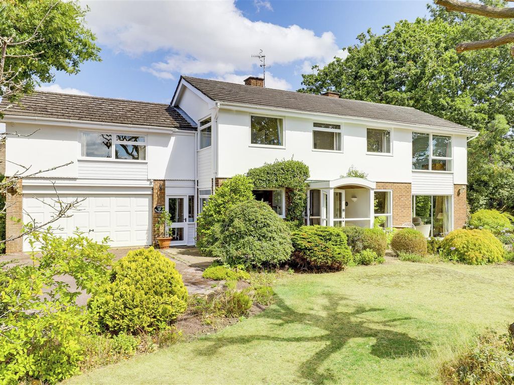 4 bed detached house for sale in Cow Lane, Bramcote, Nottinghamshire