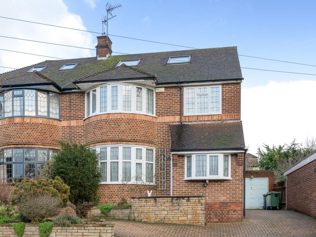 Michleham Down, London N12  