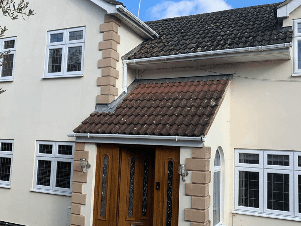 4 bed detached house to rent in Highfield Drive, Broxbourne EN10, £