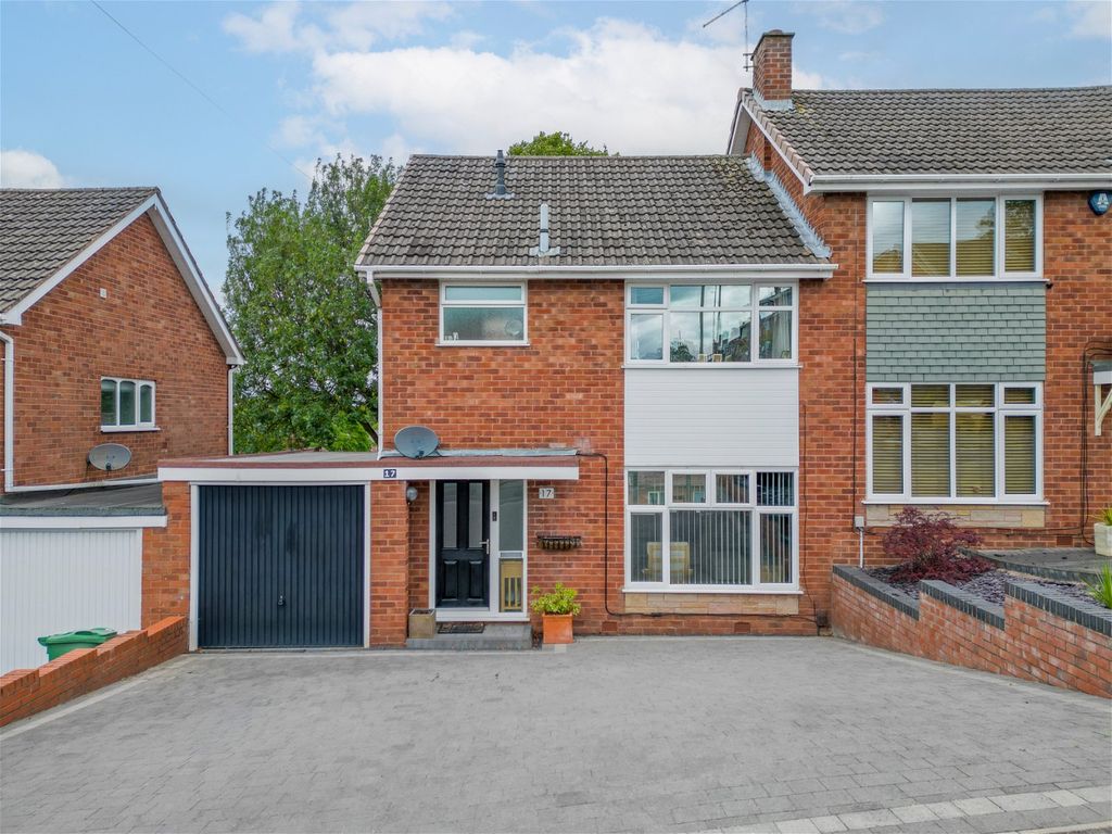 4 bed semidetached house for sale in Ashdown Drive, Stourbridge DY8, £