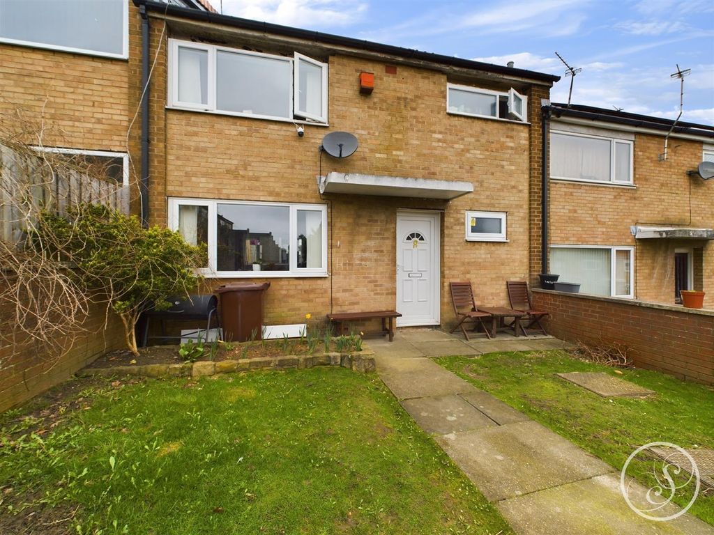 3 bed terraced house for sale in Farndale Square, Leeds LS14, £180,000