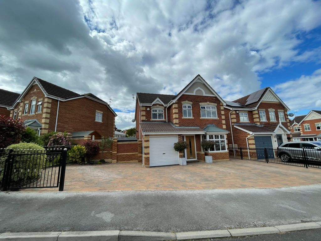 4 bed detached house for sale in Russett Court, Maltby, Rotherham S66