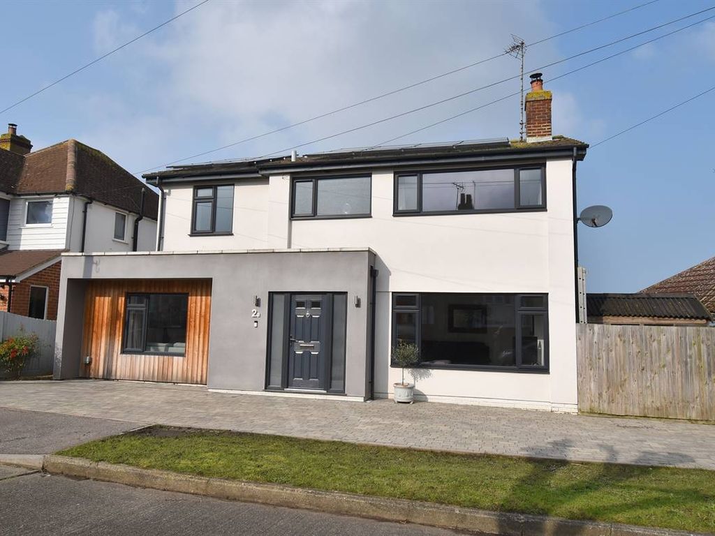 3 bed detached house for sale in Linden Avenue, Whitstable CT5, £