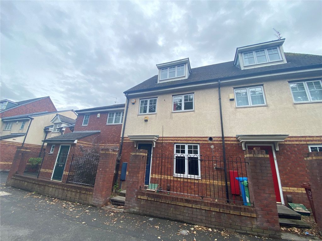 3 bed property for sale in Yew Tree Road, Manchester, Greater