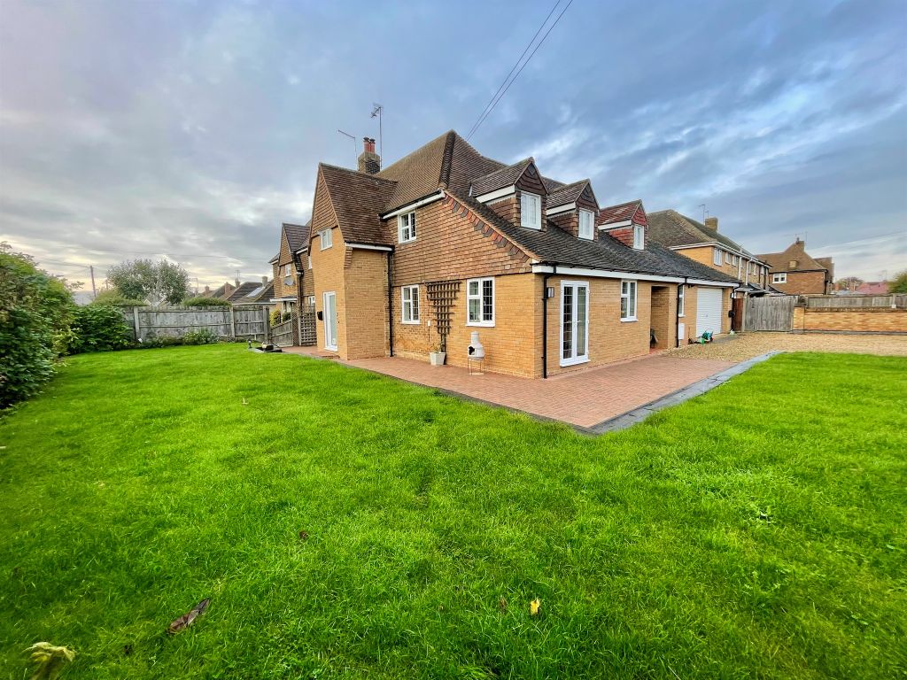 4 bed semidetached house for sale in Park Road, Deeping St. James