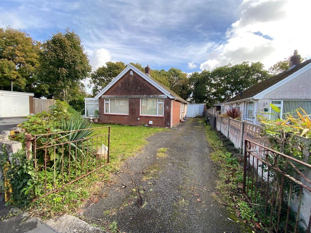 3 bed bungalow for sale in Enfield Close, Cwmrhydyceirw, Swansea SA6