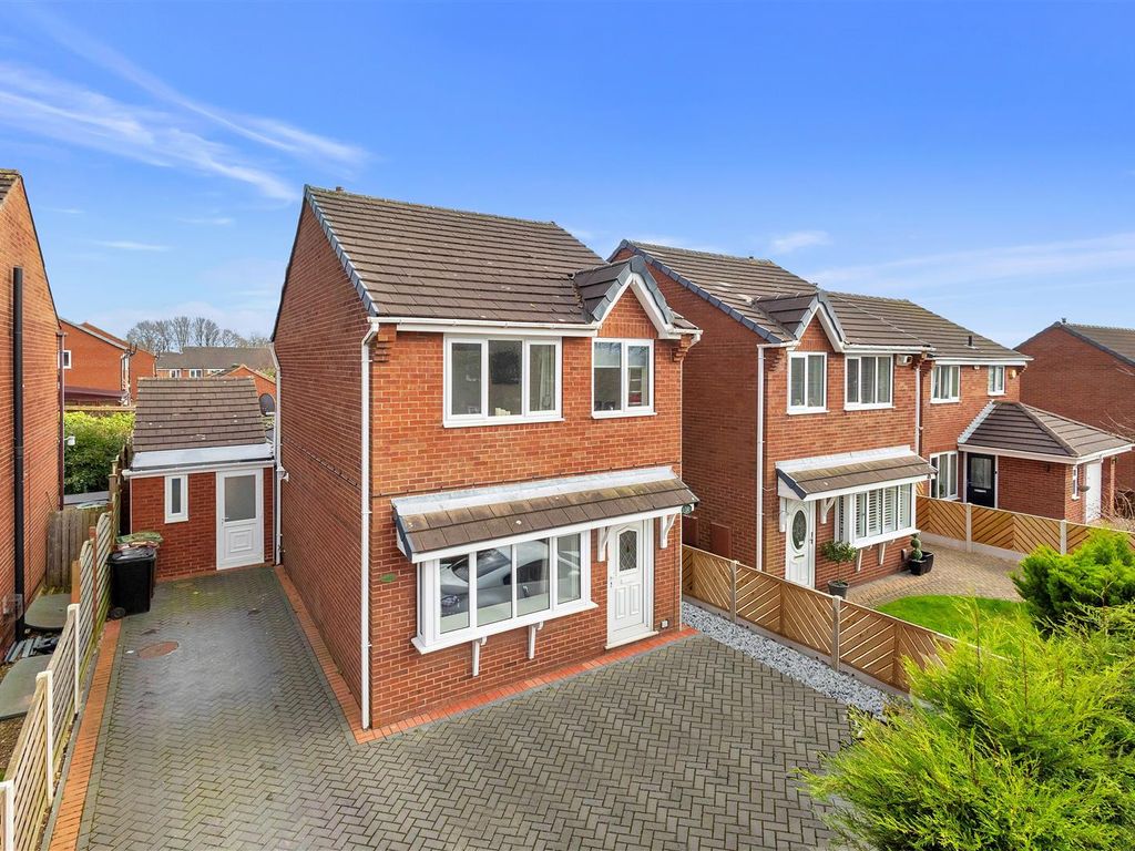 3 bed detached house for sale in Laurel Hill Avenue, Colton, Leeds LS15