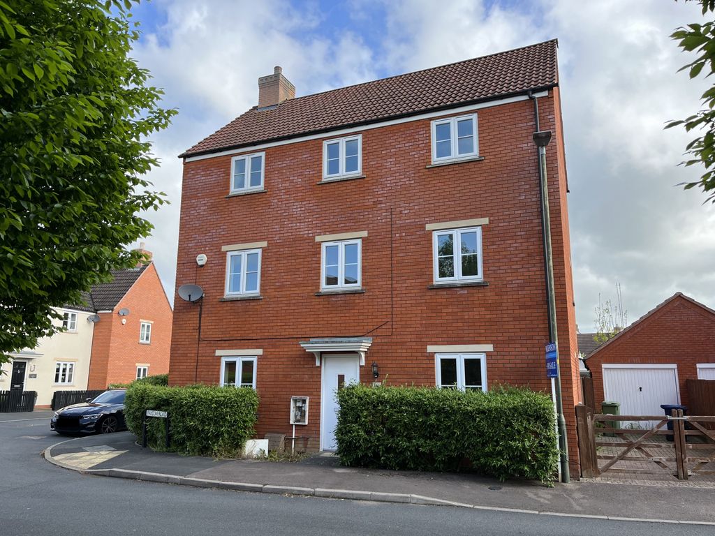 5 bed detached house for sale in Falcon Road, Walton Cardiff