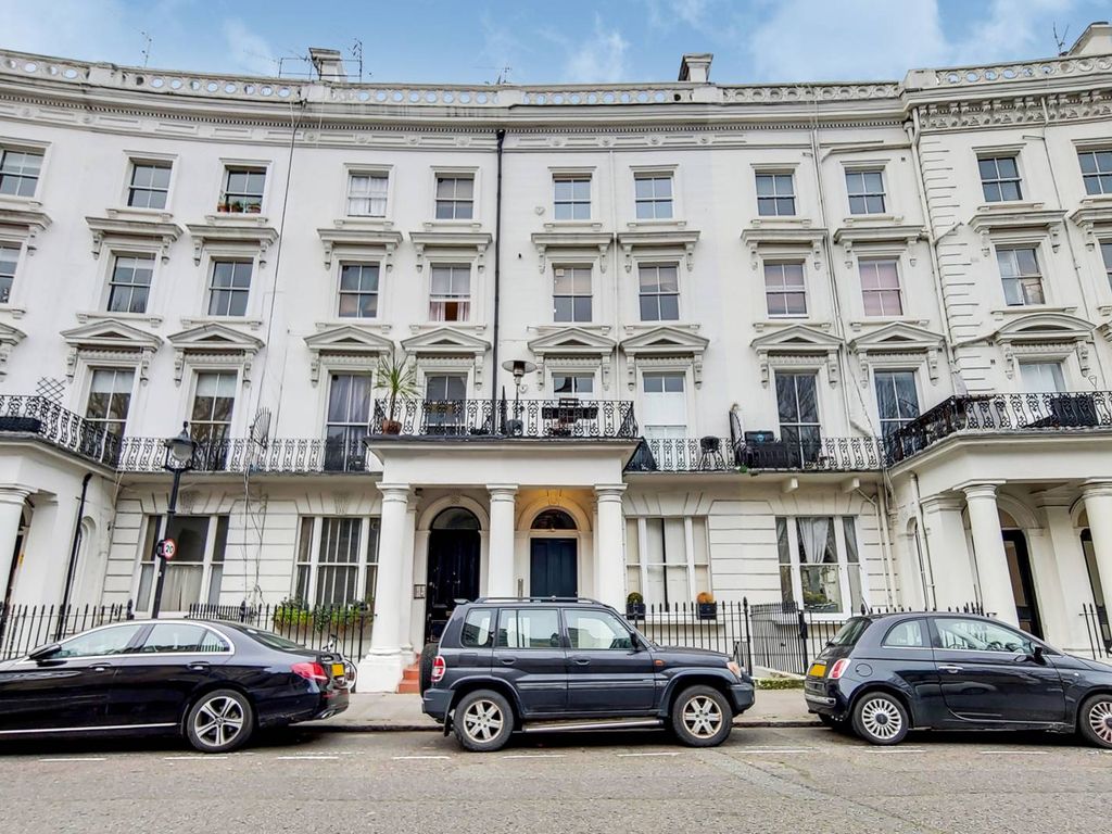 2 bed flat for sale in St Stephens Crescent, Notting Hill, London W2, £