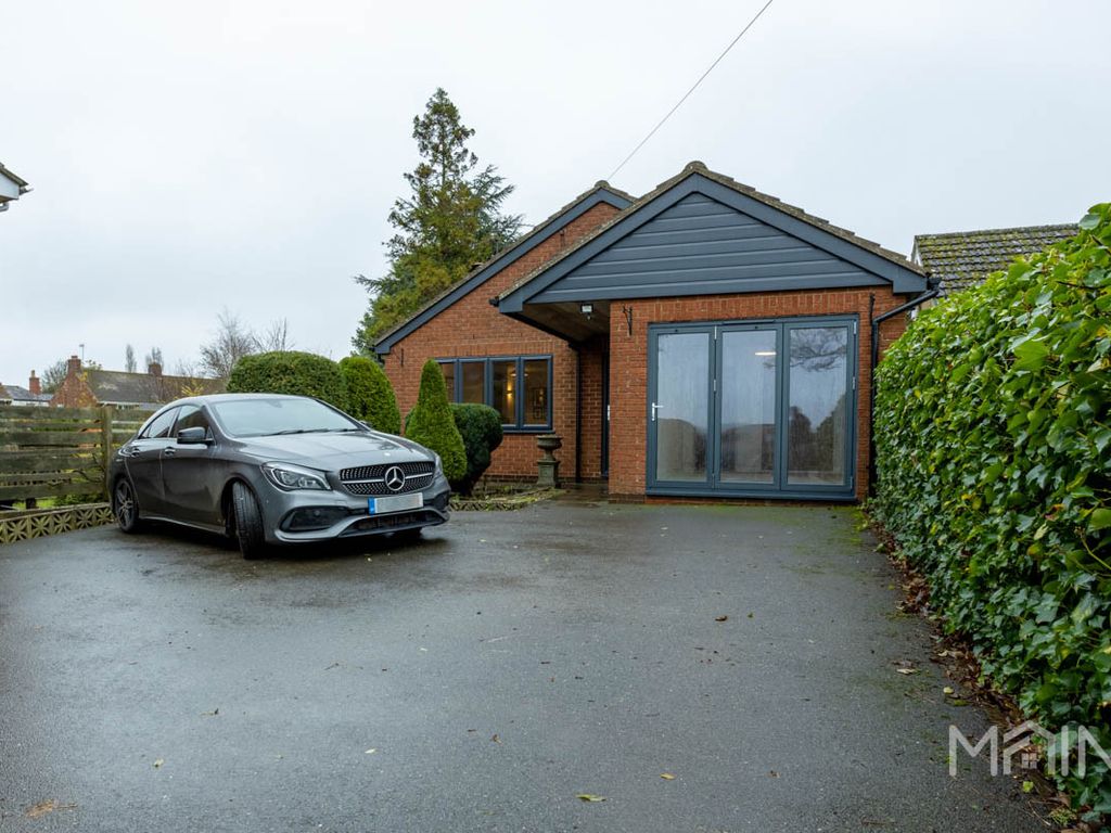 3 bed bungalow for sale in Clipston Lane, Market Harborough
