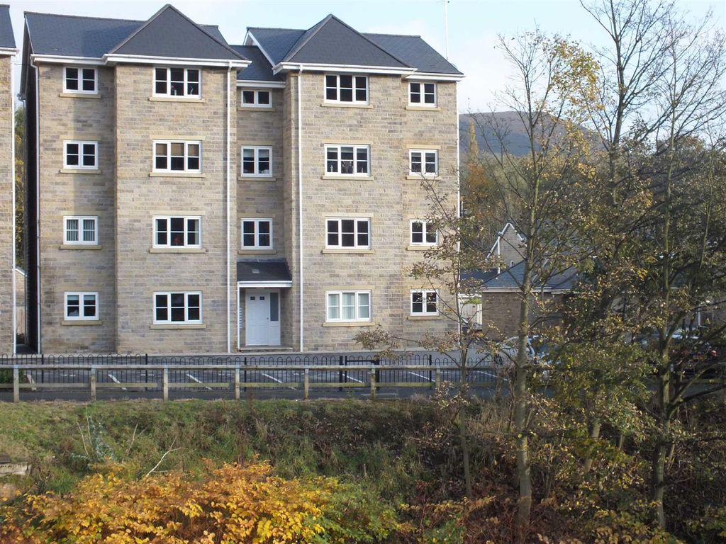 2 bed flat to rent in Three Counties Road, Mossley, AshtonUnderLyne