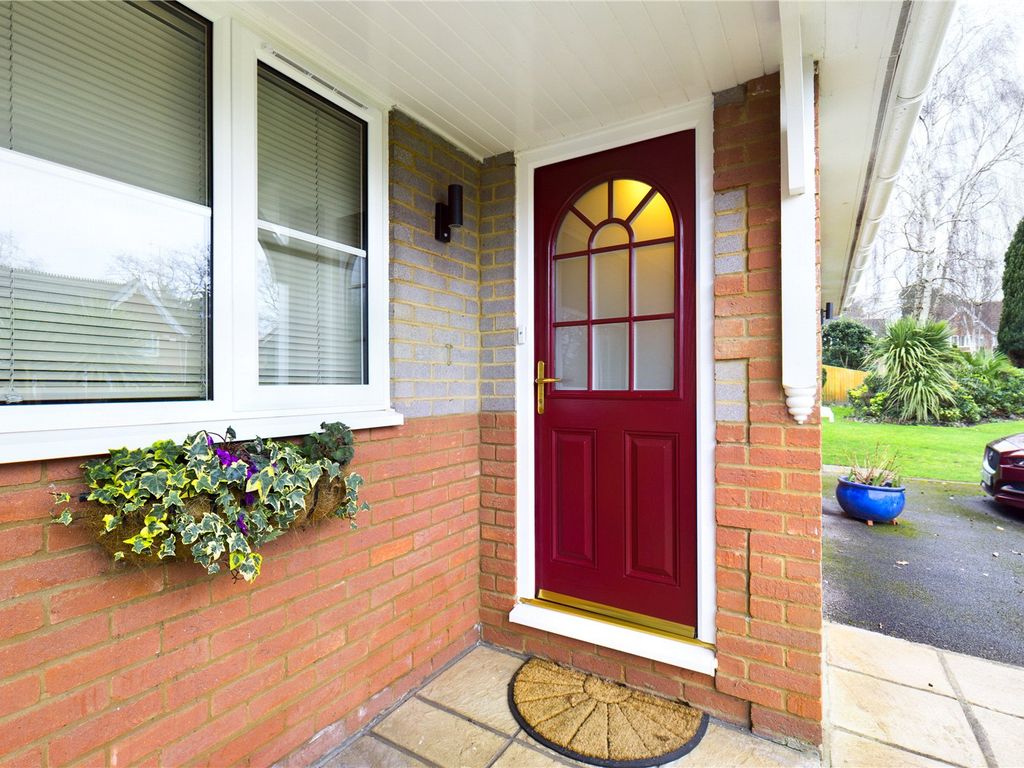 Studio to rent in Alder Glade, Burghfield Common, Reading, Berkshire