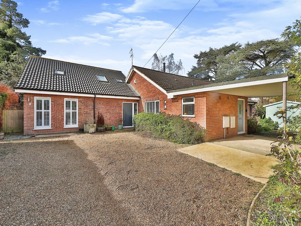 4 bed detached bungalow for sale in Harford Manor Close, Norwich NR2