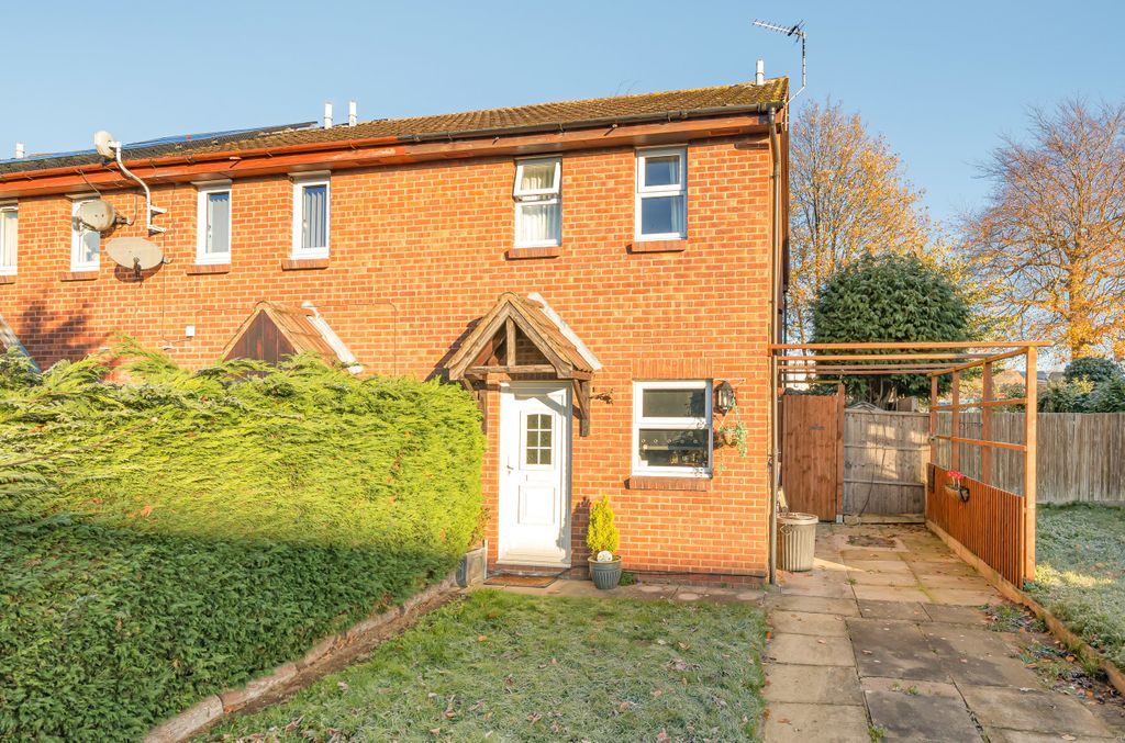 2 bed town house for sale in Marsh Close, Leicester LE4 Zoopla