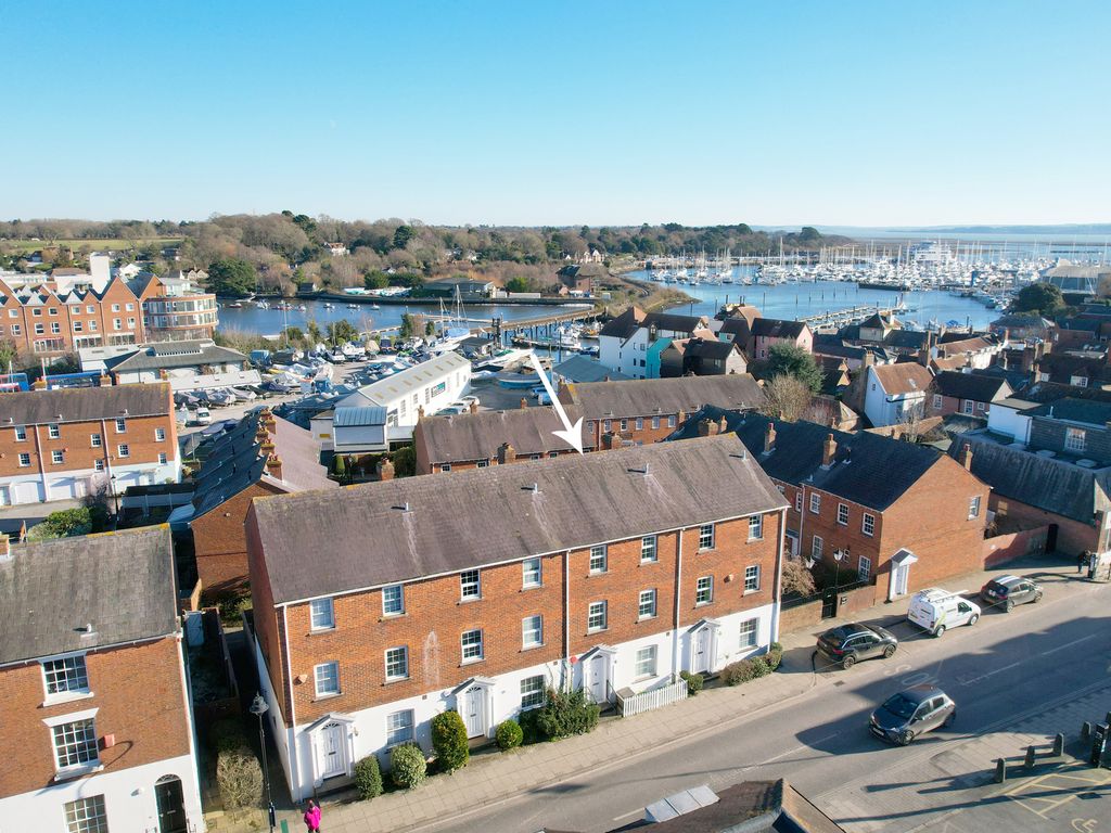 3 bed town house for sale in Trafalgar Place, Lymington, Hampshire SO41