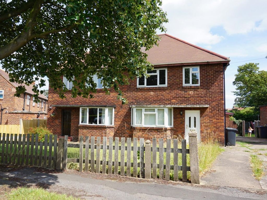 3 bed semidetached house for sale in Shaftsbury Avenue, Woodlands
