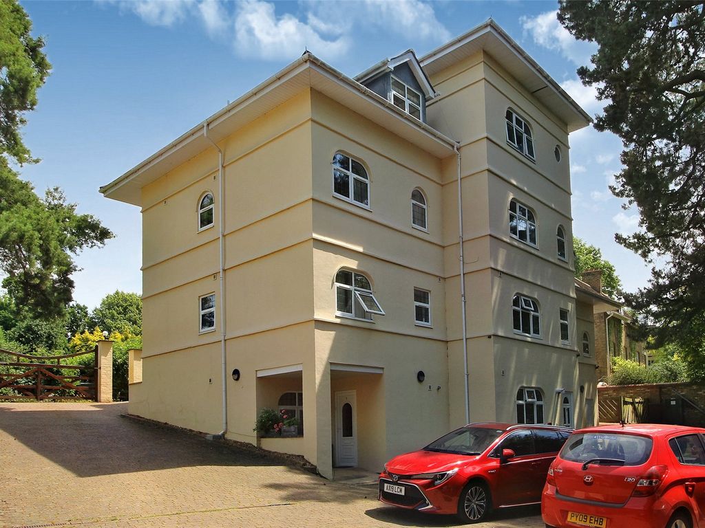 The Ridge, Woking, Surrey GU22