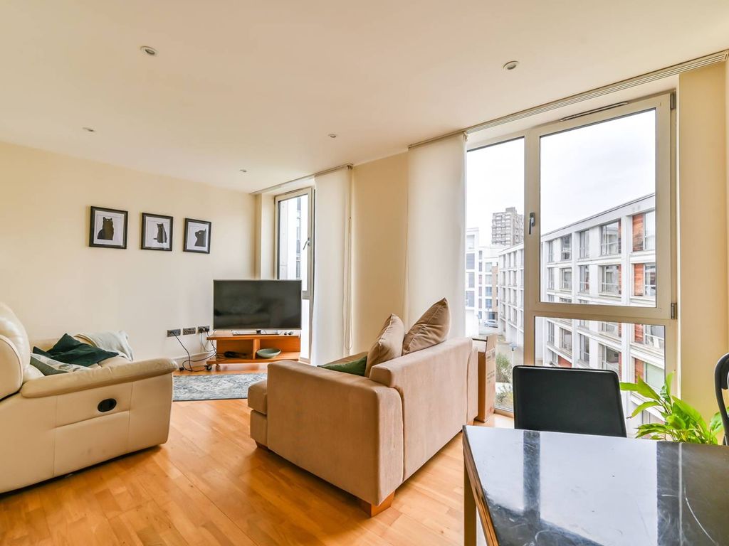 2 bed flat for sale in Causton House, Stockwell, London SW9, £575,000