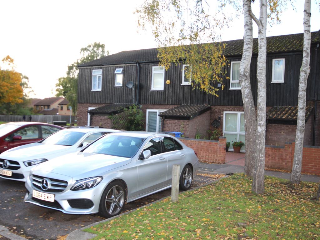 3 bed terraced house for sale in Woking, Surrey GU21 Zoopla