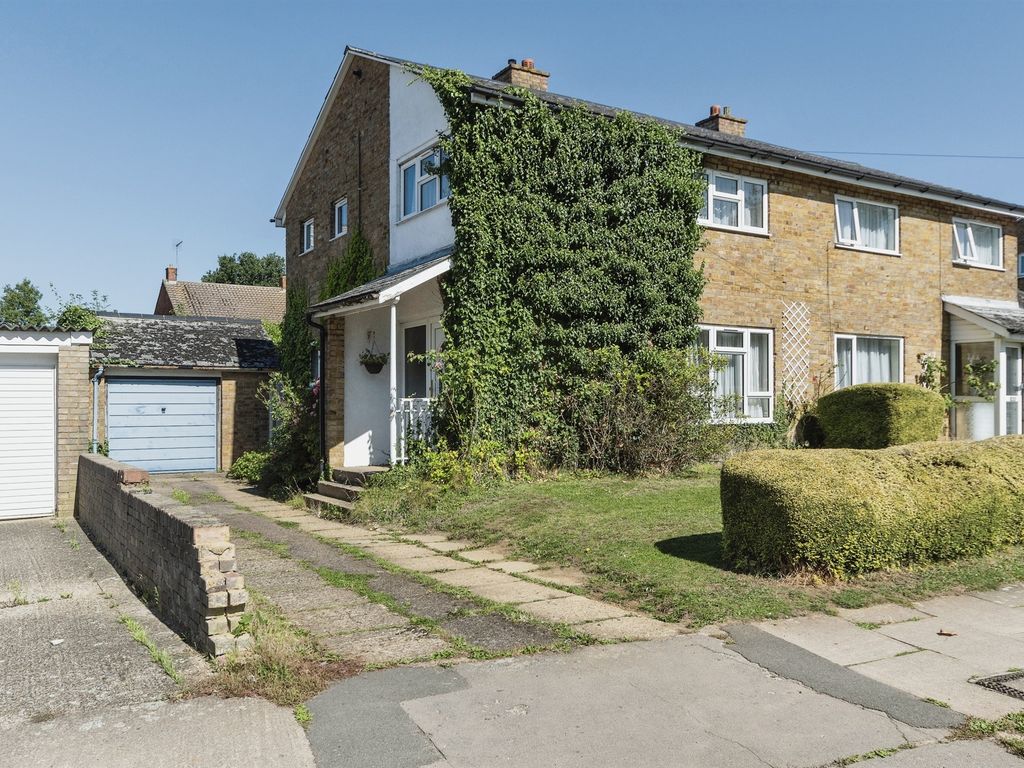 3 bed semidetached house for sale in Cuttys Lane, Stevenage SG1, £