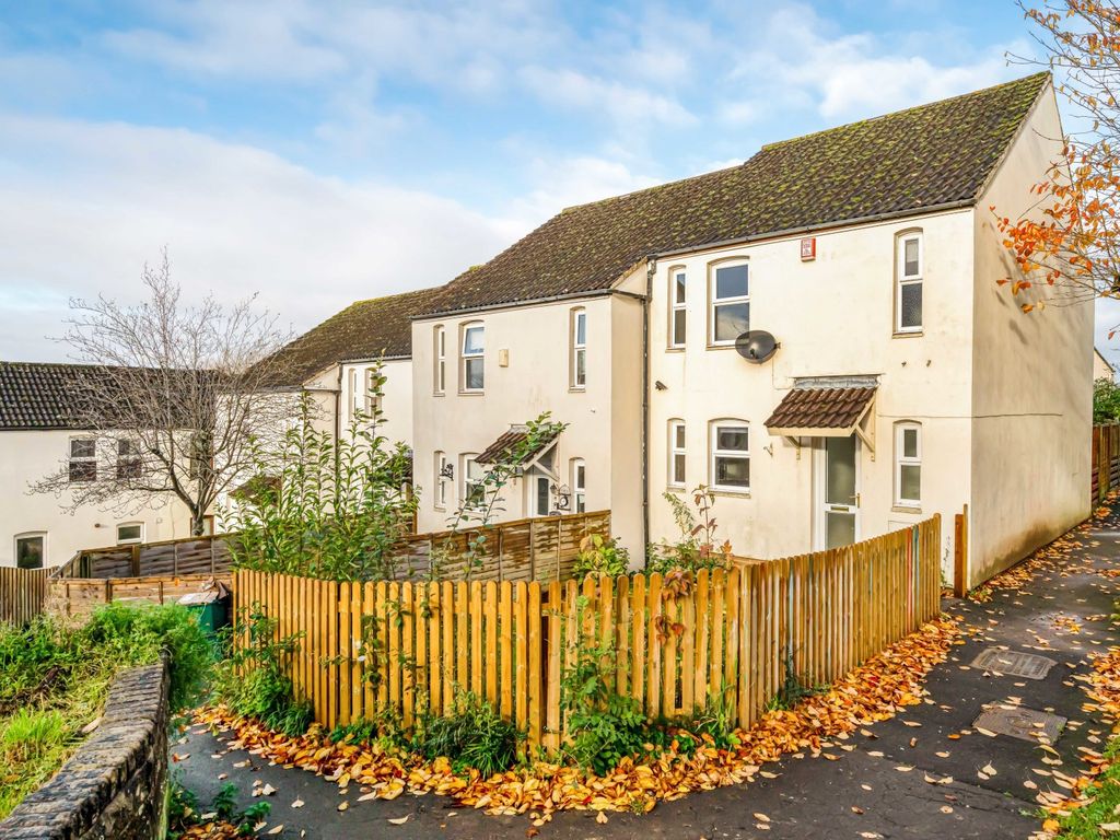 3 bed end terrace house for sale in Huish Court, Radstock, Somerset BA3