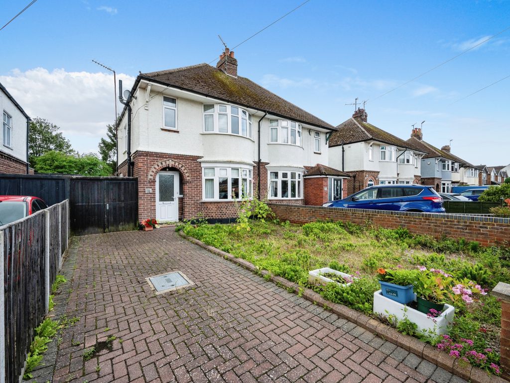 3 bed semidetached house for sale in Kings Road, Flitwick, Bedford