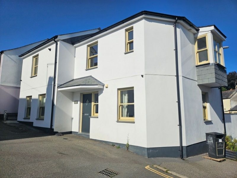 3 bed detached house for sale in Castle Hill, Lostwithiel PL22, £