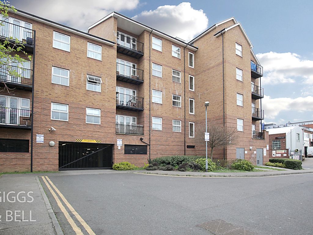 2 bed flat for sale in Holly Street, Luton LU1 Zoopla
