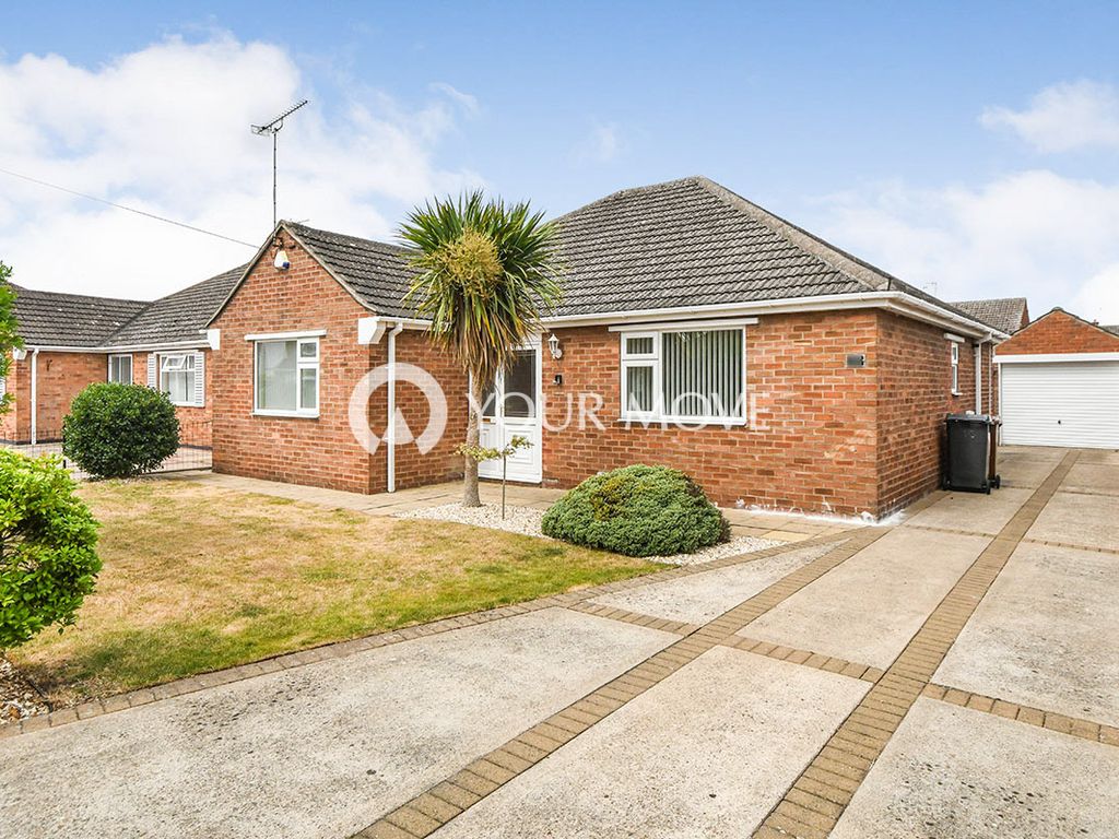 3 bed bungalow for sale in Beverley Grove, North Hykeham, Lincoln