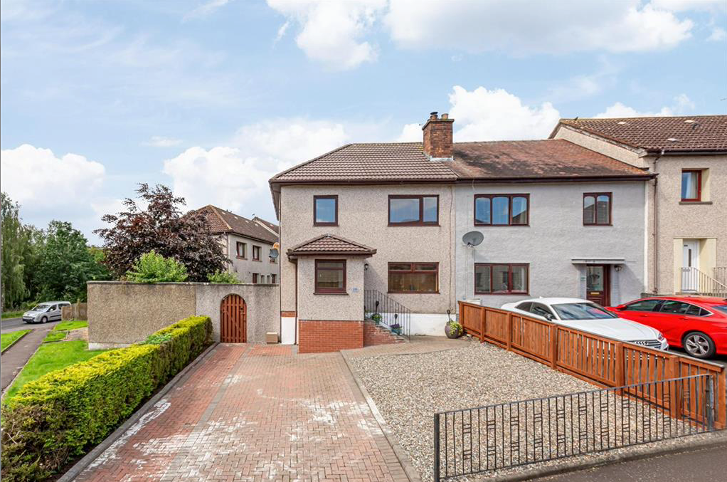 3 bed end terrace house for sale in 110 Wardlaw Way, Oakley