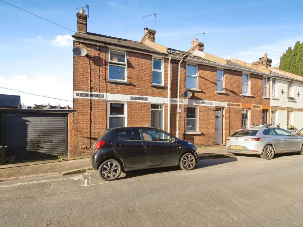 3 bed end terrace house for sale in Radford Road, Exeter EX2, £375,000