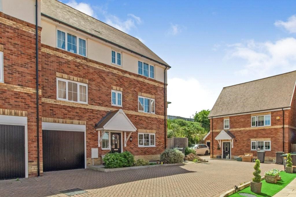 5 bed semidetached house for sale in Lodge Close, Allington, Maidstone