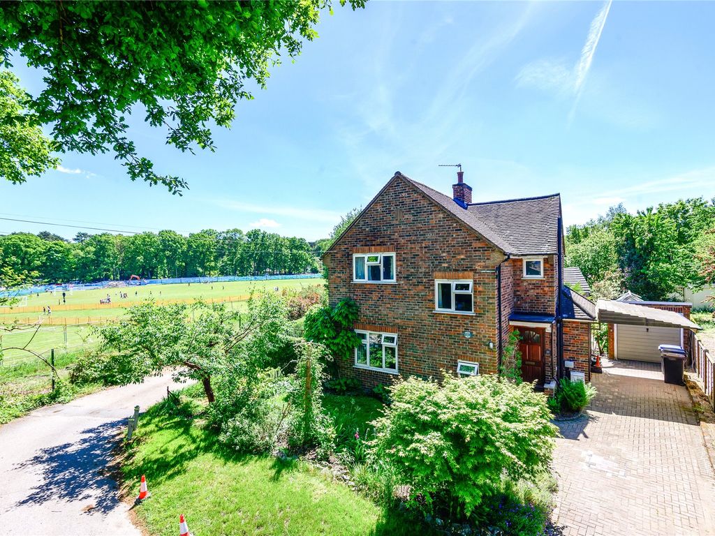 3 bed detached house for sale in Sandy Way, Woking GU22 Zoopla