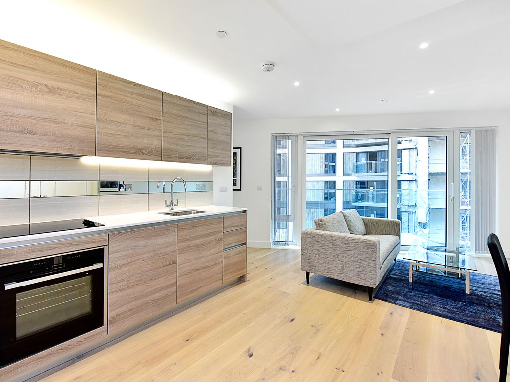 Studio to rent in Hampton Apartments, Duke Of Wellington Avenue