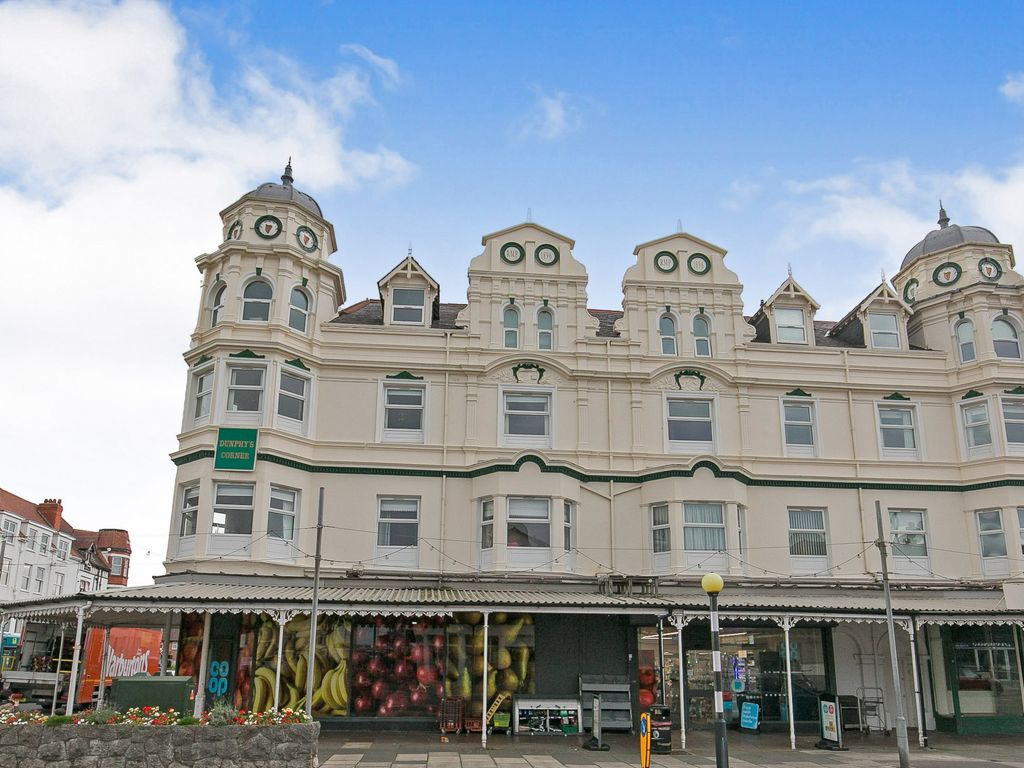 Queens Road, Llandudno, Queens Road, Llandudno LL30  