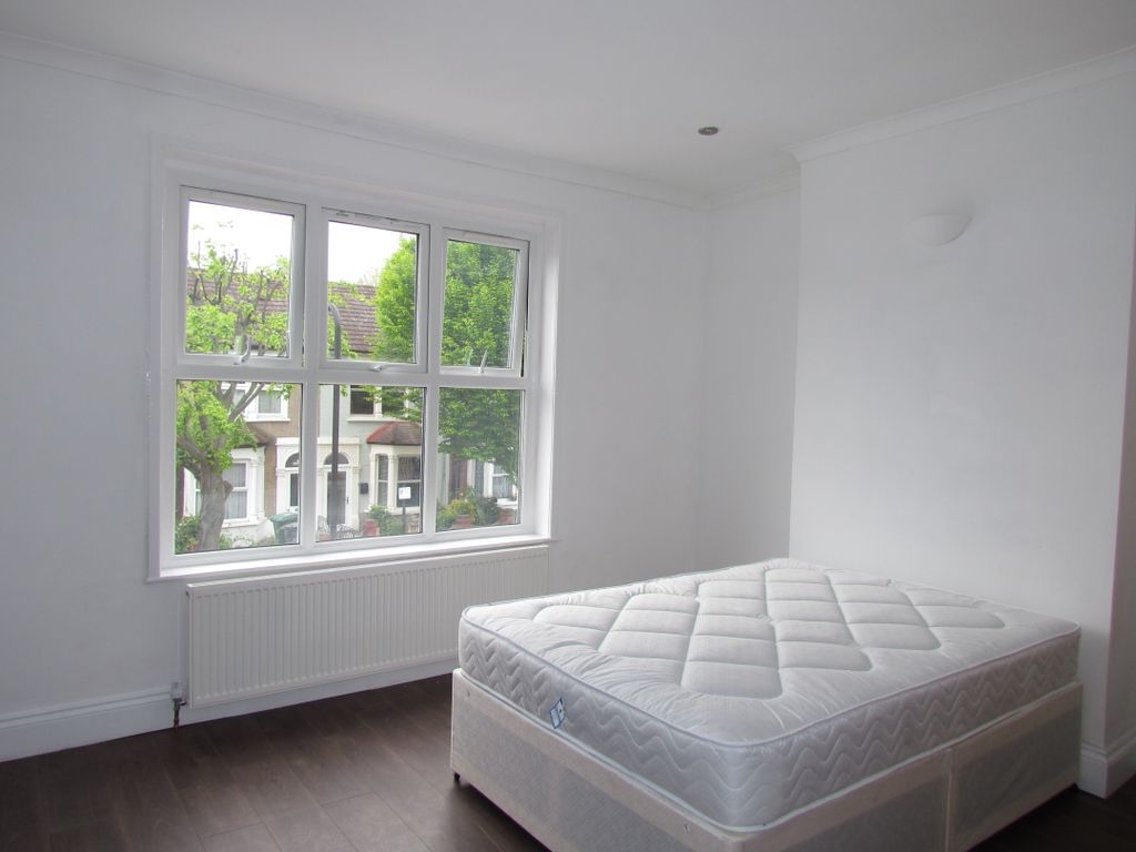Room to rent in Greenfield Road, Saven Sister N15, £950 pcm Zoopla