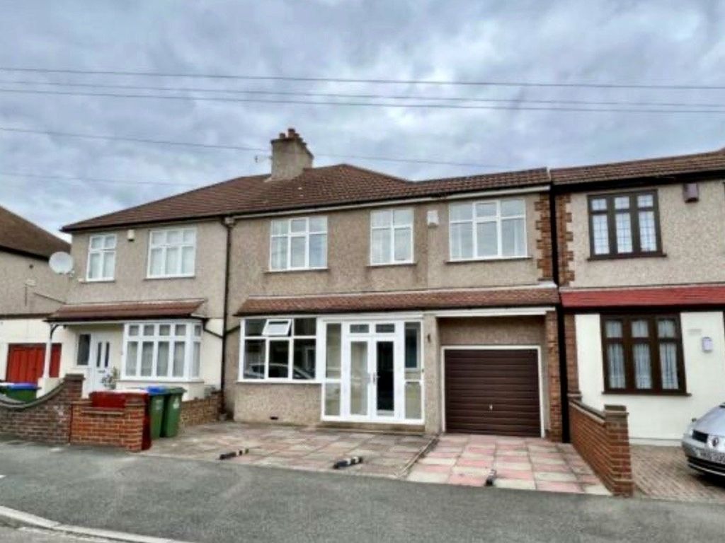 4 bed semidetached house to rent in Somerhill Road, Welling DA16, £