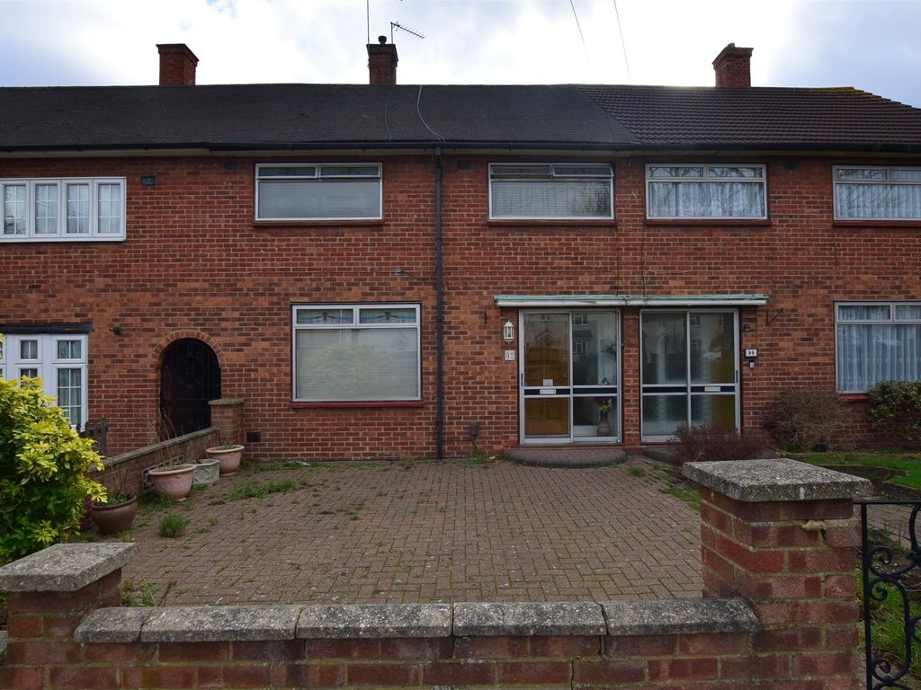 3 bed terraced house for sale in Camborne Avenue, Romford RM3, £350,000