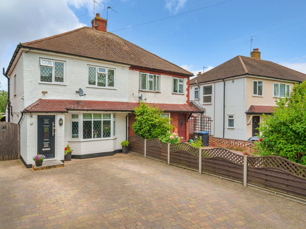 3 bed semidetached house for sale in Green Lane, Addlestone KT15 Zoopla