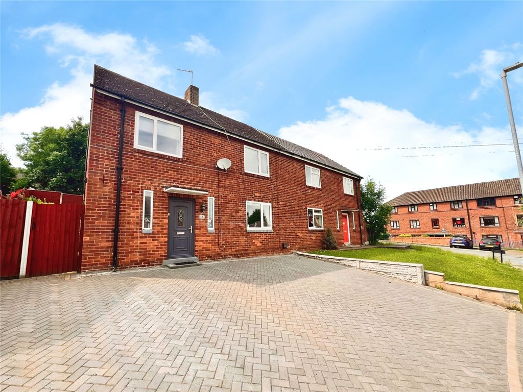 3 bed semidetached house for sale in Kimberley Drive, BurtonOnTrent