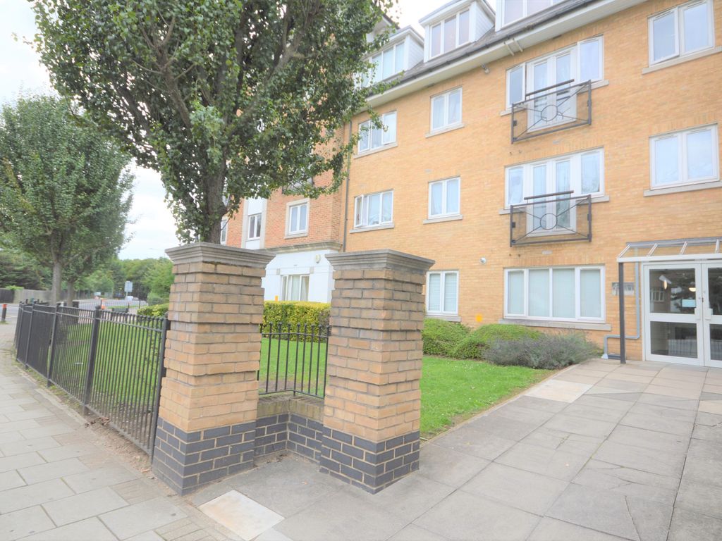 2 bed flat for sale in Forty Avenue, Wembley HA9, £375,000 Zoopla