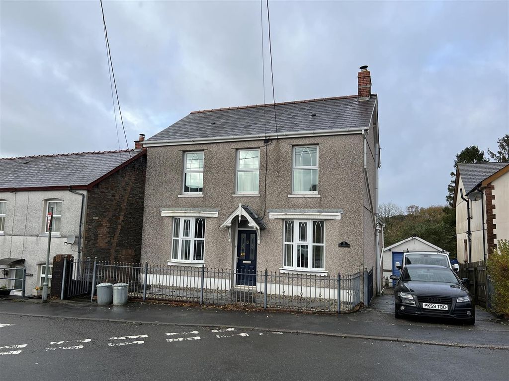 3 bed detached house for sale in Thornhill Road, Cwmgwili, Llanelli