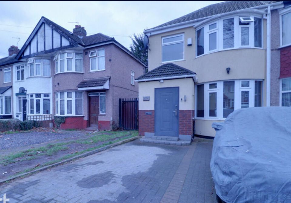 2 bed end terrace house for sale in Rutland Road, Southall UB1, £500,000 Zoopla