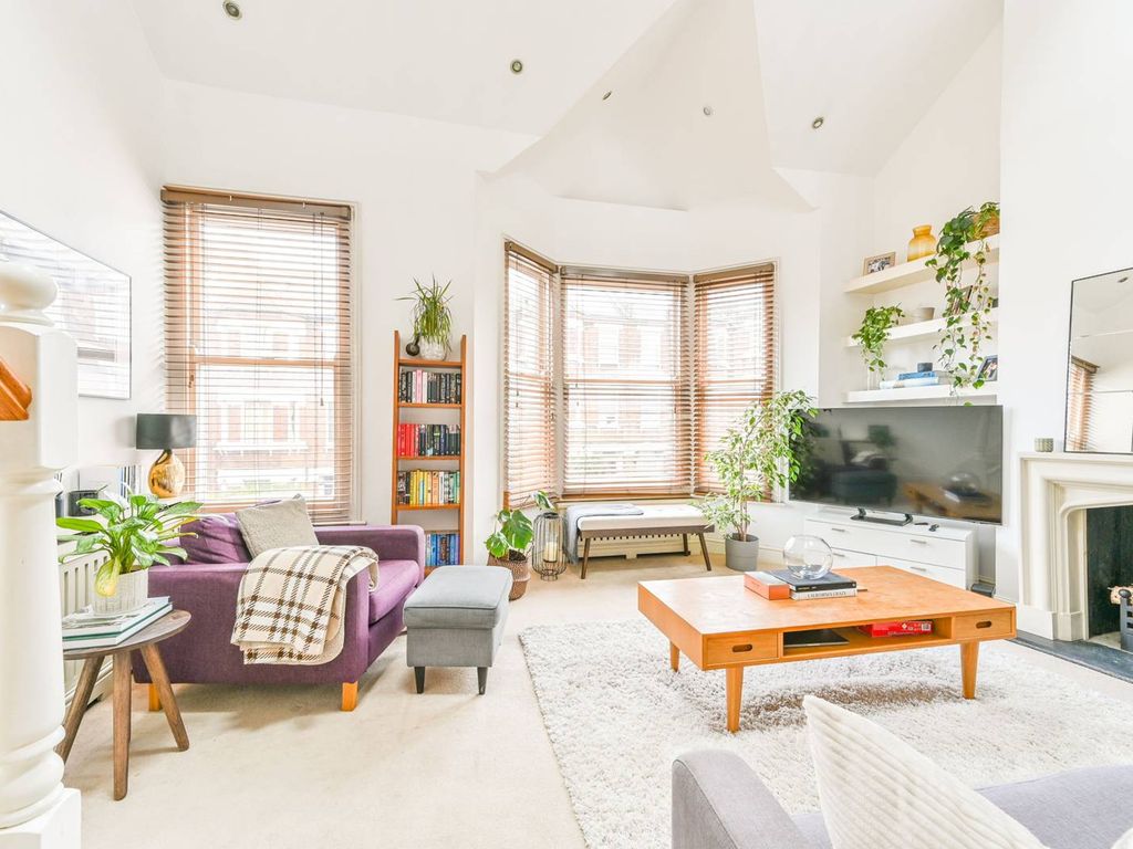 Latchmere Road, Battersea, London SW11  