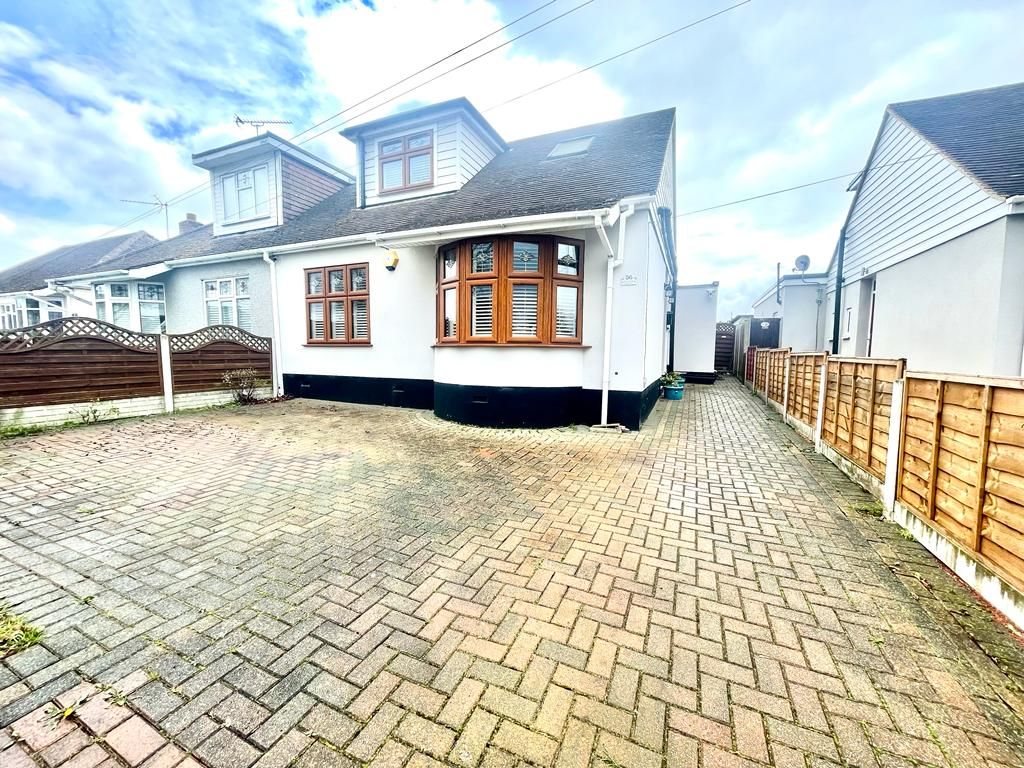 3 bed semidetached house for sale in Southwold Crescent, Benfleet SS7