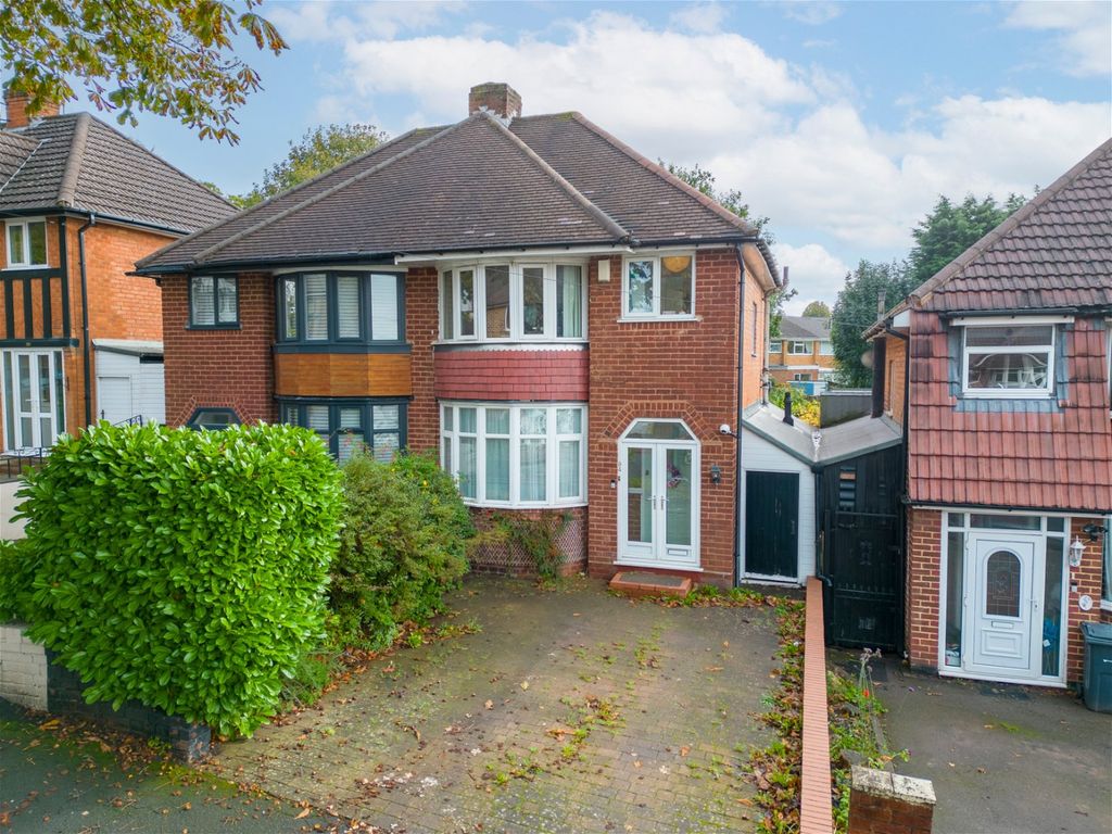 3 bed semidetached house for sale in Yarningale Road, Birmingham B14